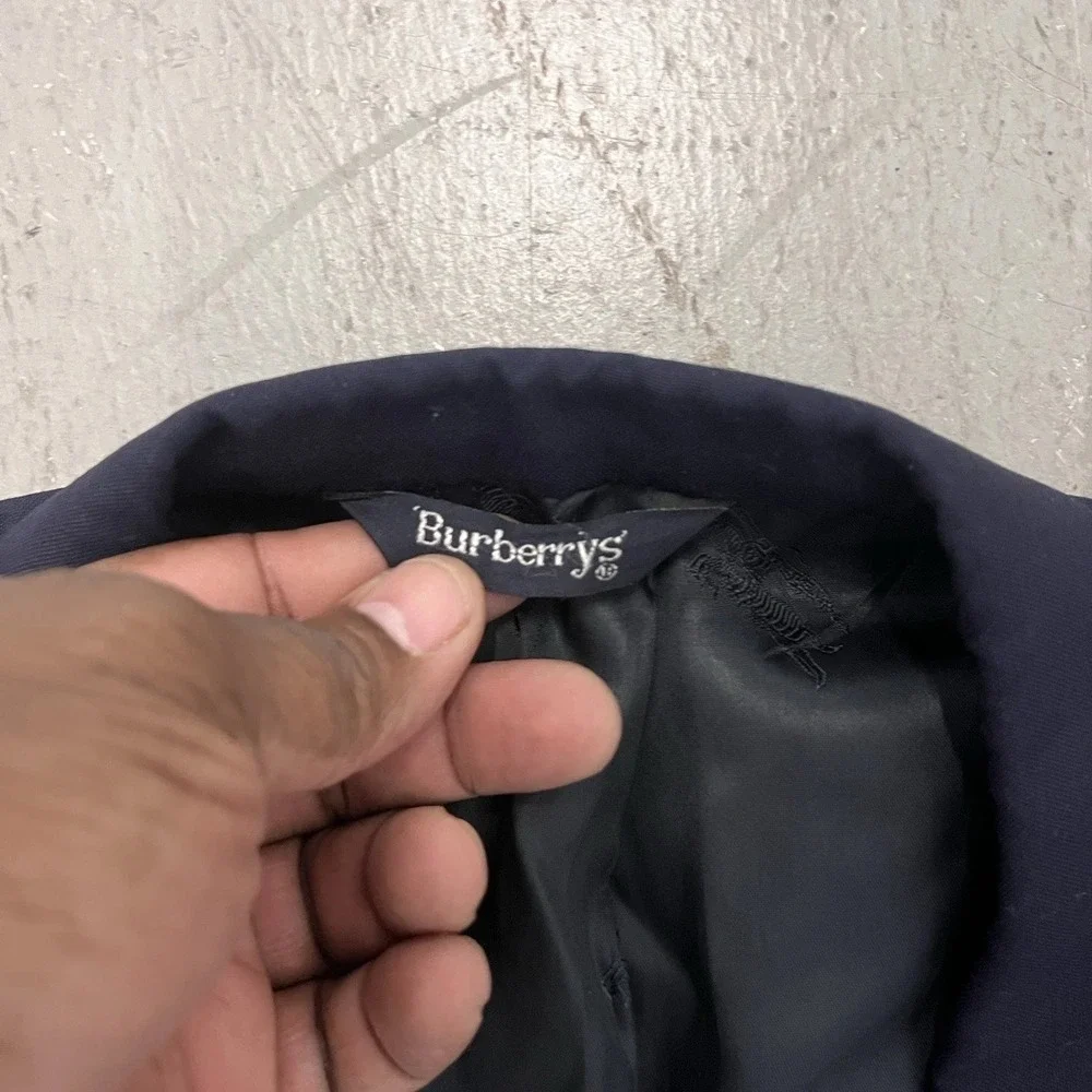 Burberrys Navy Blue 100% Wool Blazer Gold Crest Buttons 2 Button Jacket‎ 44R–46R
